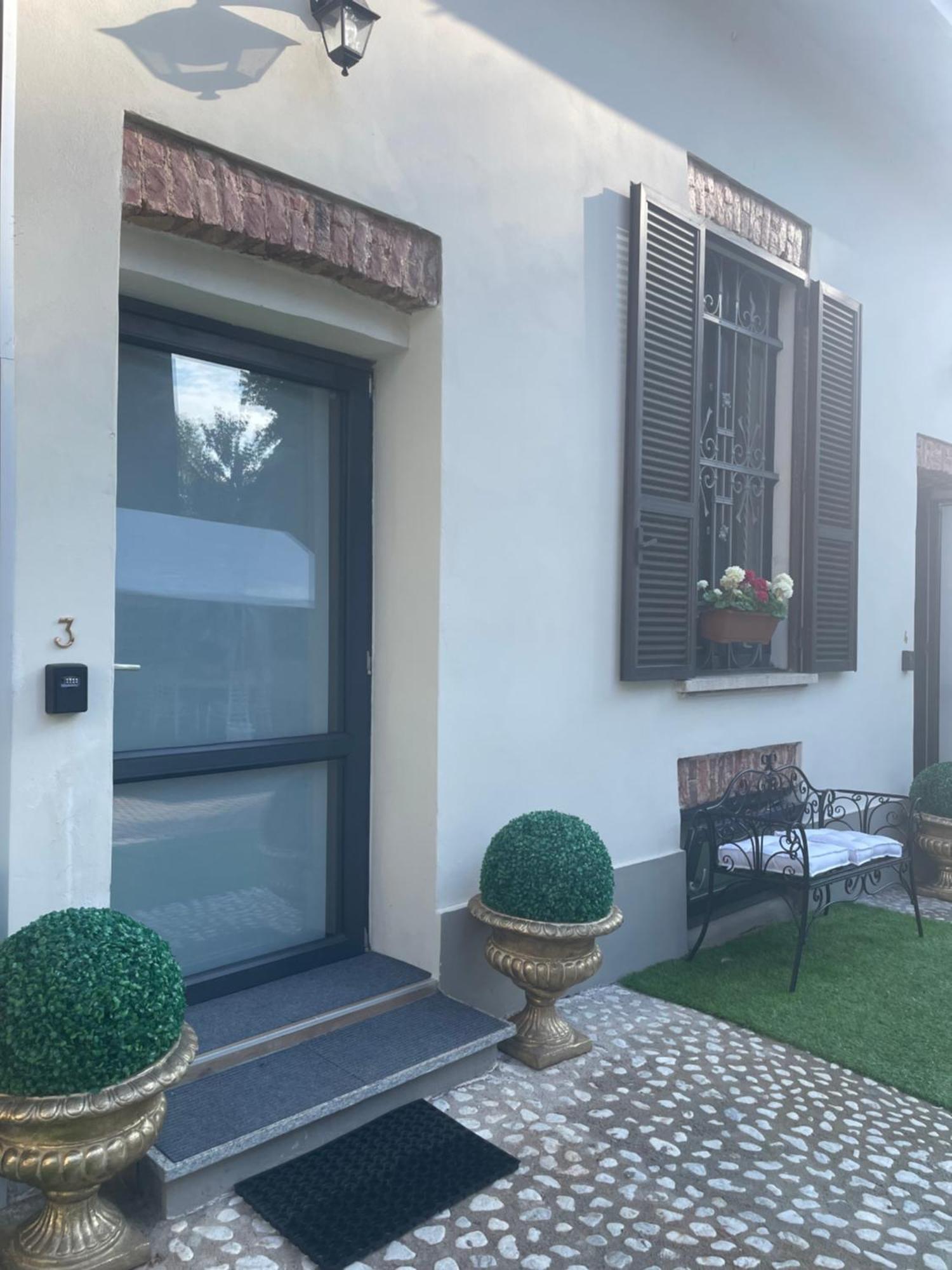 Villa Simona Malpensa ガッララーテ エクステリア 写真